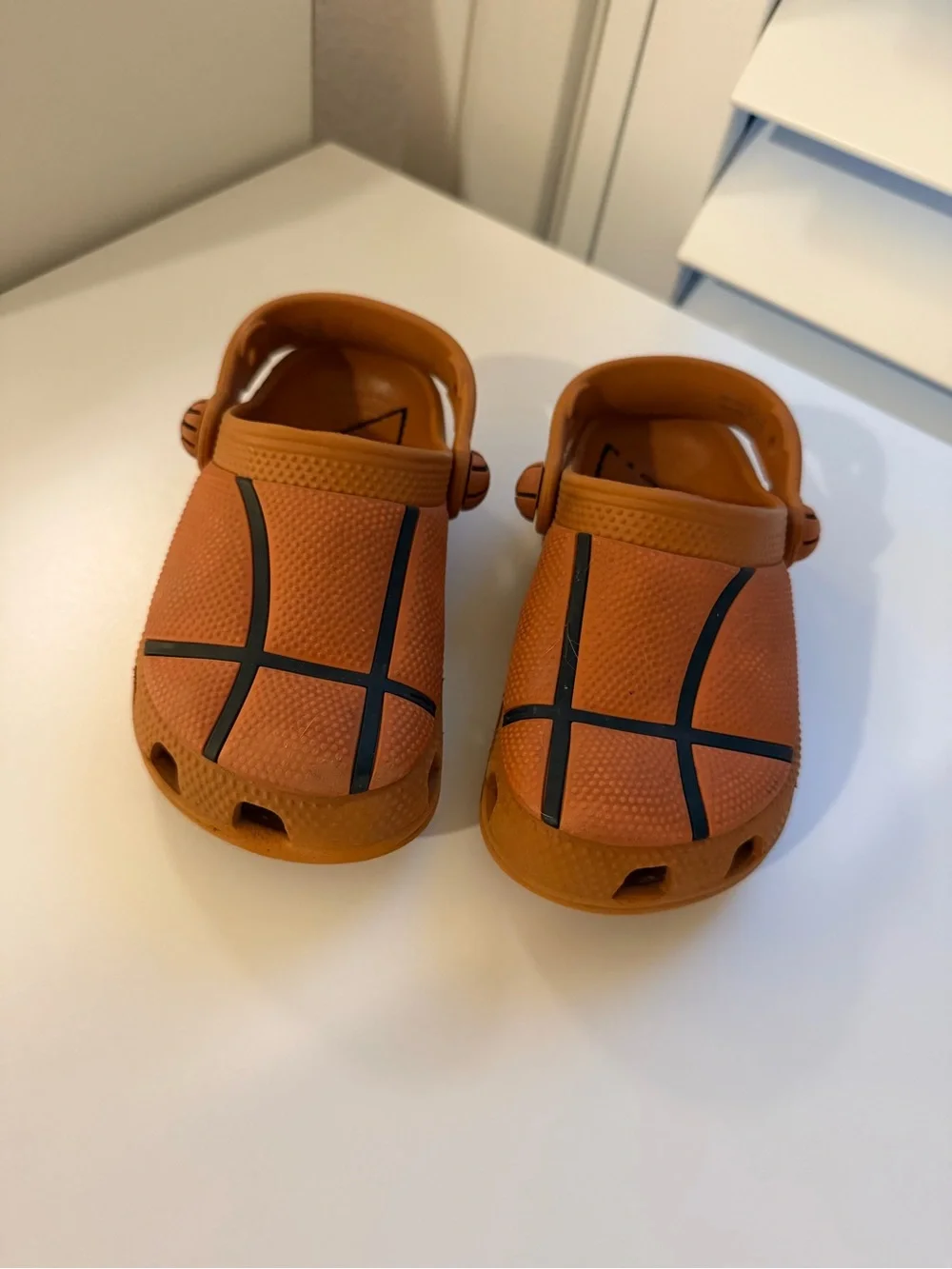 CROCS Kids Basketball-Pattern Clogs - Orange